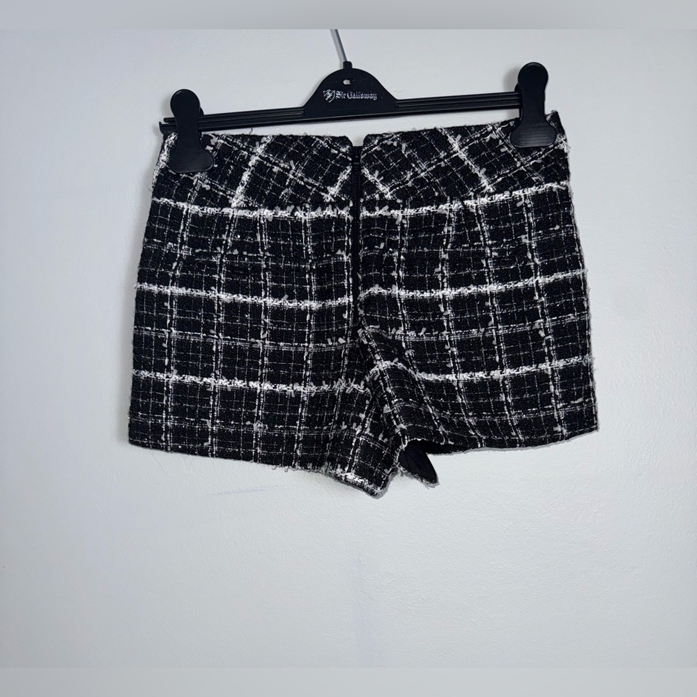 Alice + Olivia Donald Tweed Short/Size 2 - Picture 6 of 9
